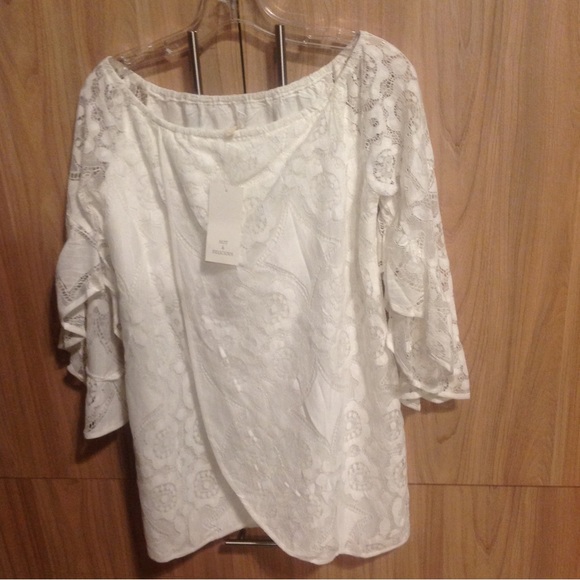 New Ivory Off Shoulder Bell Sleeve Dress - Picture 4 of 7